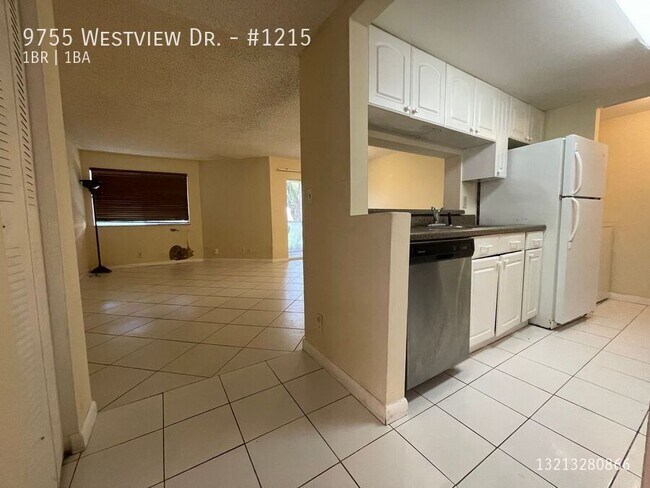 Building Photo - 9755 Westview Dr