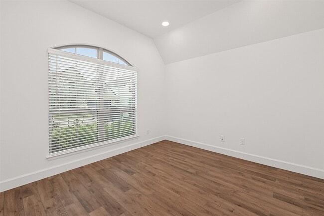 Building Photo - 1132 Beals Crk St