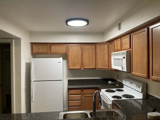 Building Photo - 3145 E Flamingo Rd