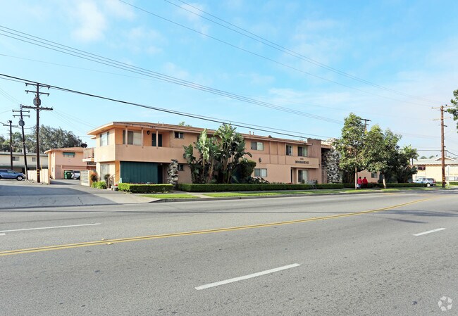 Building Photo - Bon Marche Apartments
