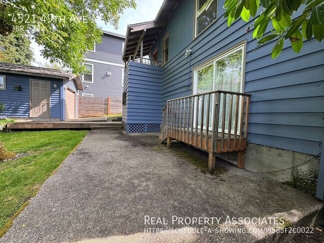 Building Photo - 4521 49th Ave NE