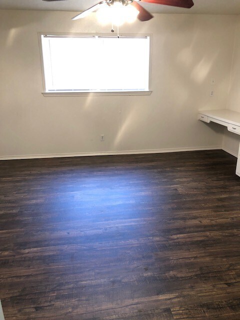 Building Photo - One bedroom by TWU