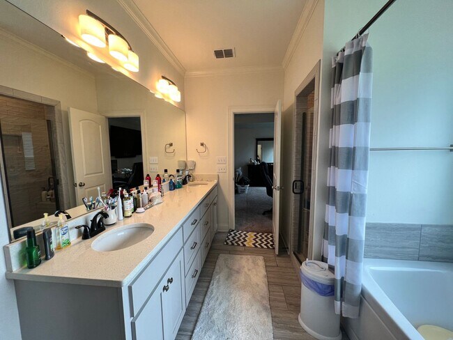 Building Photo - NORTHWOOD TRACE~