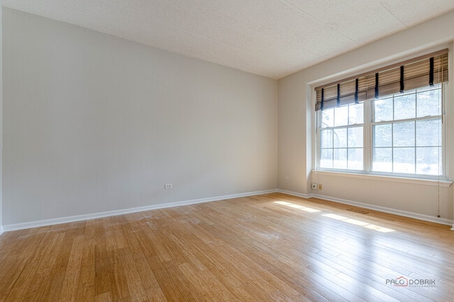 Building Photo - 598 Harvey Lake Dr