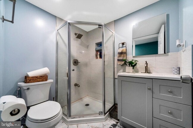 Building Photo - 945 Fariston Dr