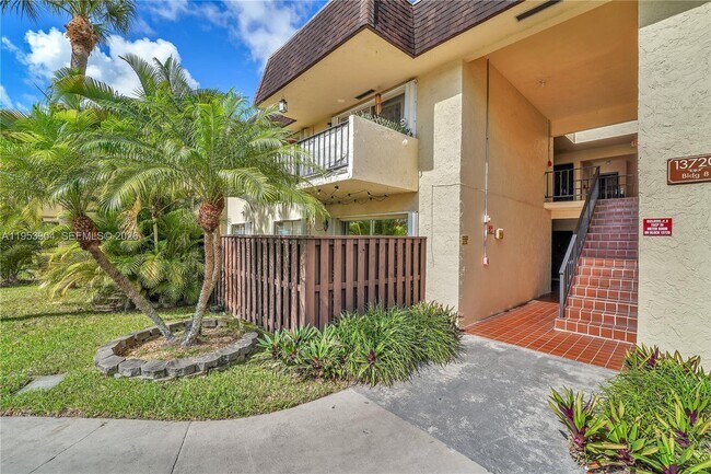 Building Photo - 13720 SW 90th Ave