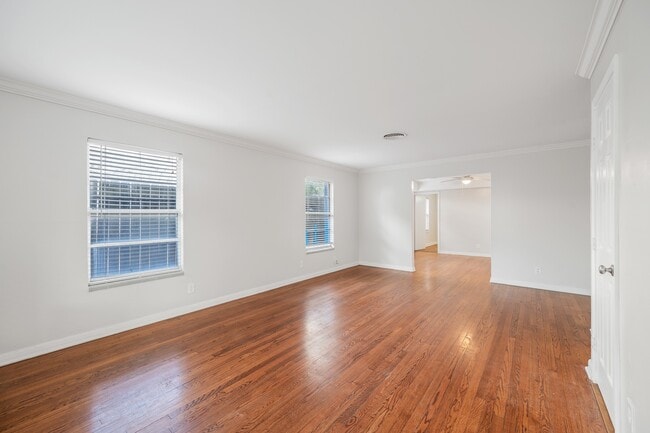 Building Photo - 2109 Sheridan St