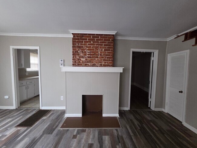 Building Photo - 524 S Greer St