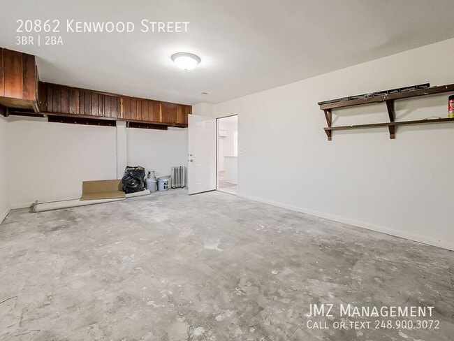 Building Photo - 20862 Kenwood St