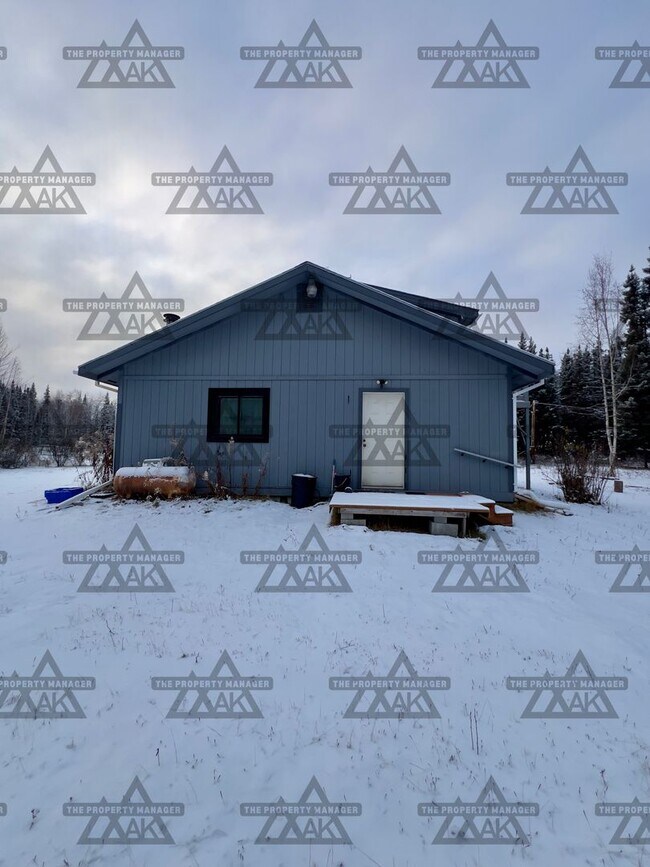 Building Photo - Spacious 3BR, 2.5BA Home off Chena Hot Springs Rd with Yard, Deck & Greenhouse