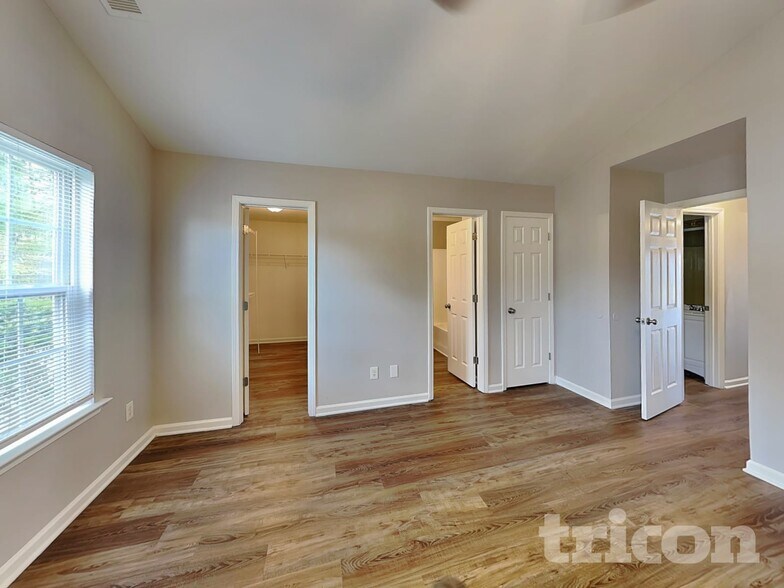 Building Photo - 180 Riglaw Cir