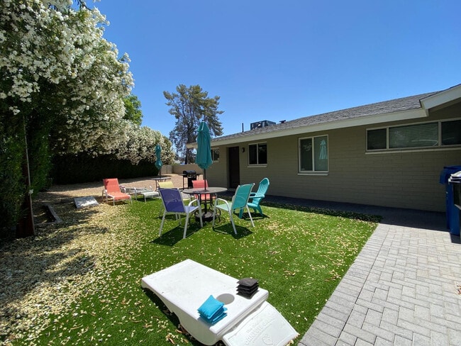 Building Photo - 33 N Hobson