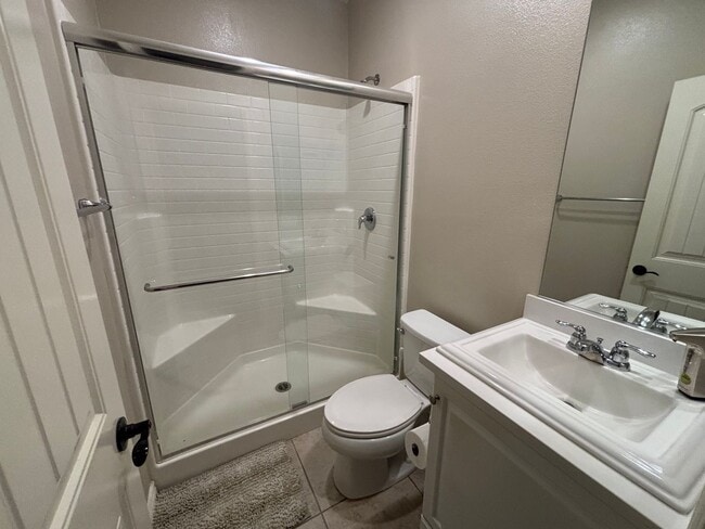 Building Photo - 4-Bedroom Home with Solar, Loft, and Gated Community Amenities in Valencia!