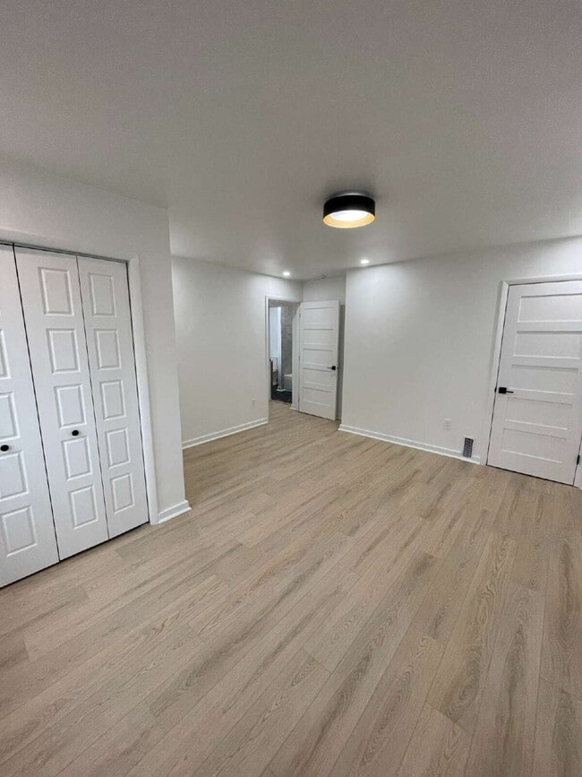 Building Photo - 107 Shoup St