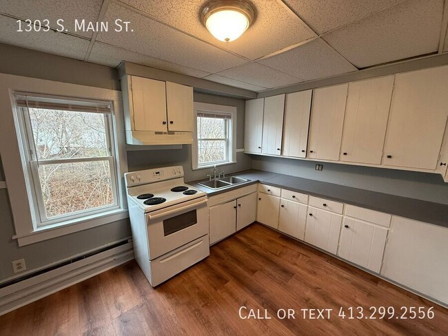 Building Photo - 1303 S Main St