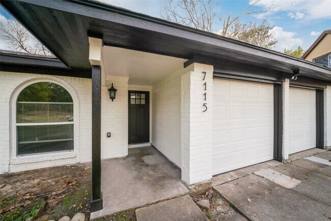Building Photo - 7115 Shady Moss Ln