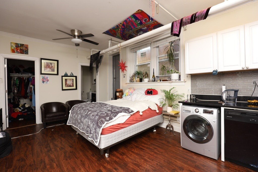 Building Photo - 2129 N Dayton St