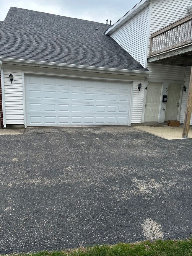 Building Photo - 10324 Metalmark Ln