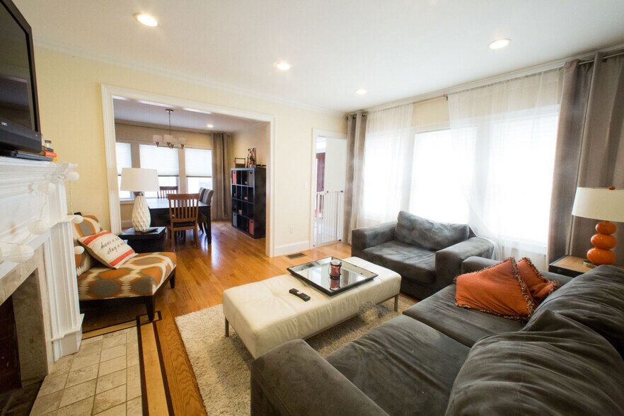 Building Photo - 35 Long Ave