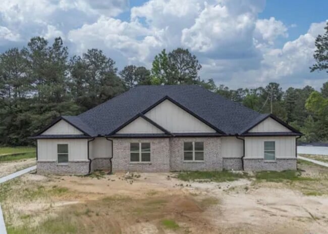 Building Photo - 2112 Oak Hollow St