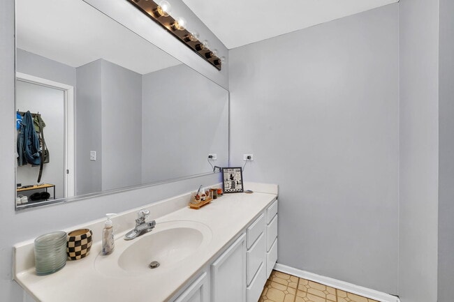 Building Photo - 3605 Forestview Dr