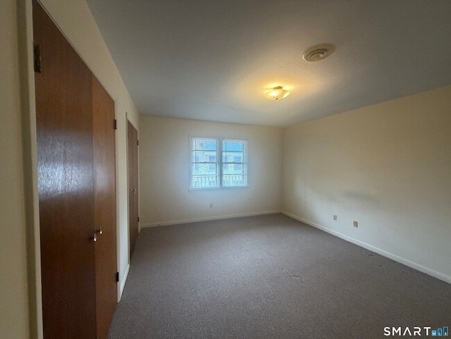 Building Photo - 888 Main St