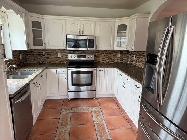 Building Photo - 10865 Gibson Dr