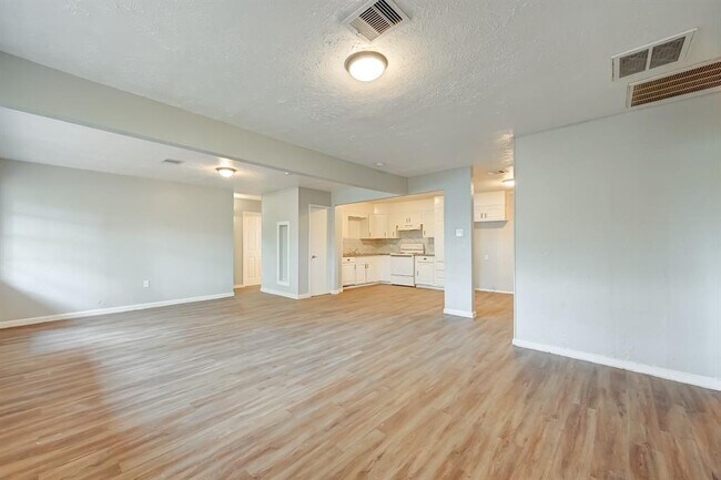 Building Photo - 4113 Dawson Ln