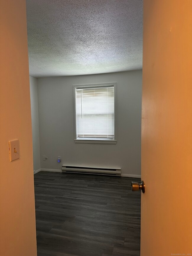 Building Photo - 19 Hurlburt St