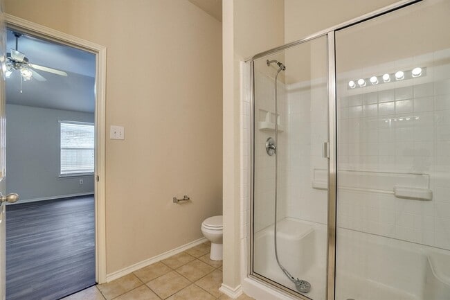 Building Photo - 5137 Bayridge Ct