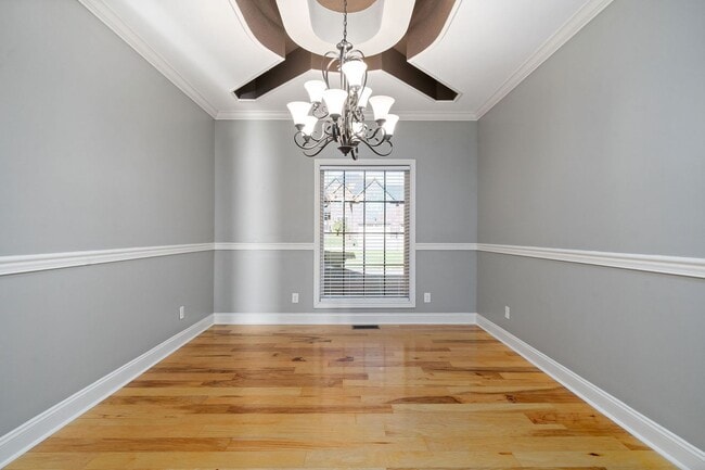Building Photo - Pet Friendly on Exit 8!