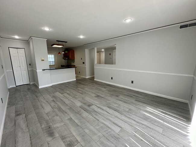 Building Photo - 303 N Caroline Pl