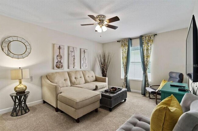 Building Photo - 4700 Sleepy Hollow Dr