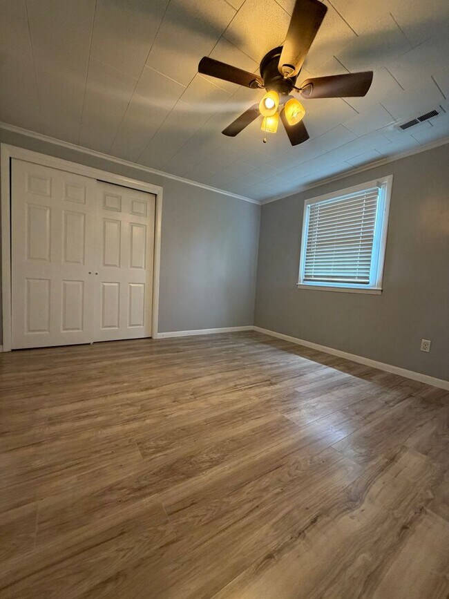 Building Photo - 5003 Terry Dr