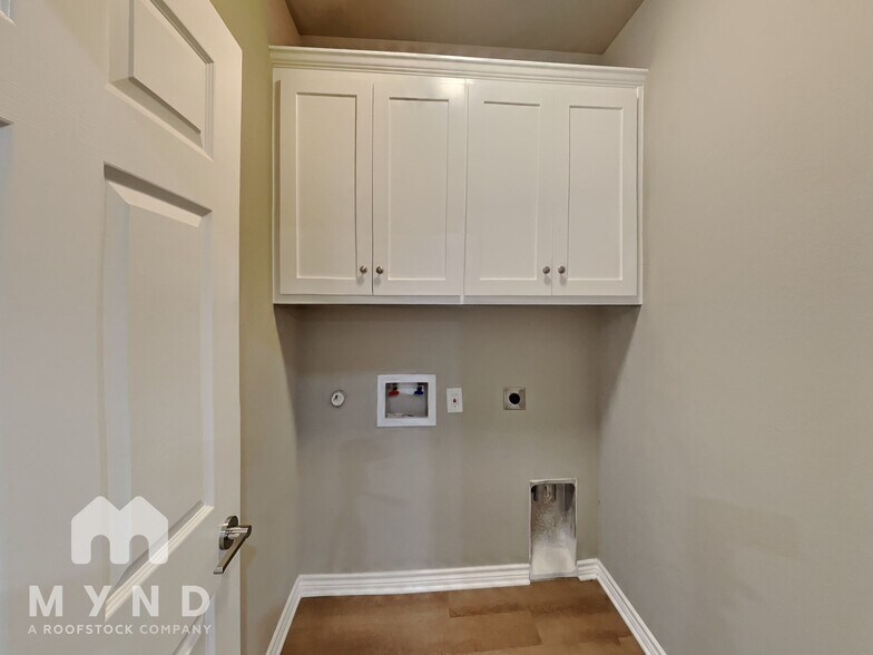 Building Photo - 5621 Van Horn Dr