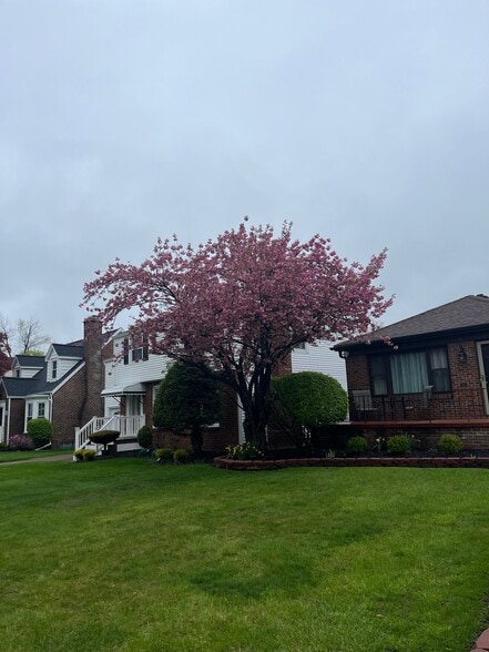 Building Photo - 46 Treehaven Rd