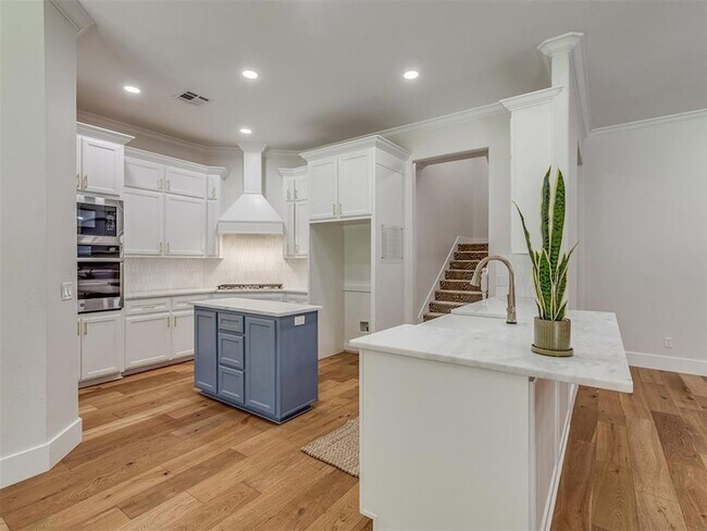 Building Photo - 4300 High Range Ln