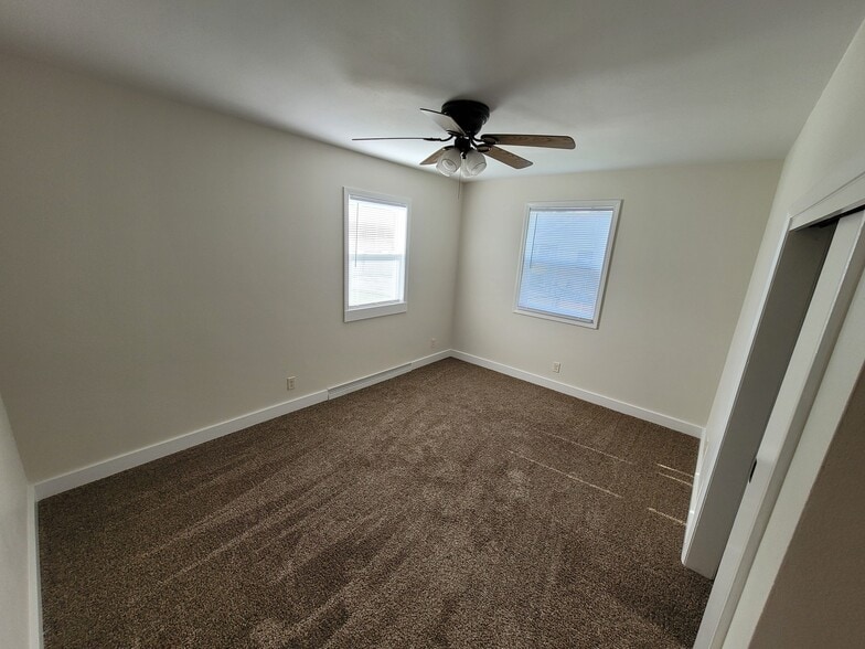 Building Photo - 1207 Townline Ave