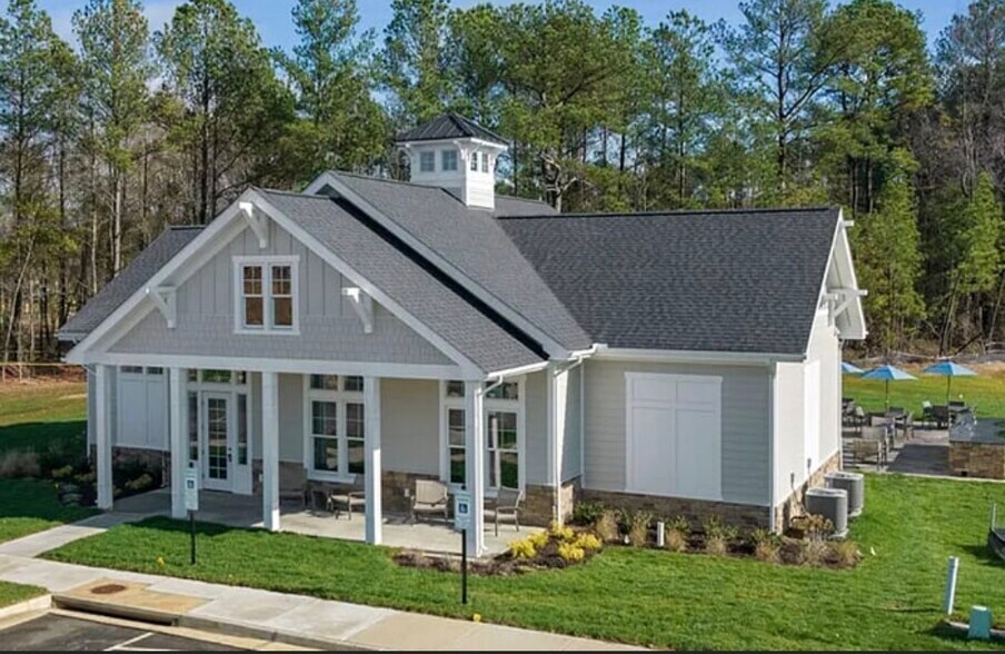 Building Photo - 9243 Magellan Pky
