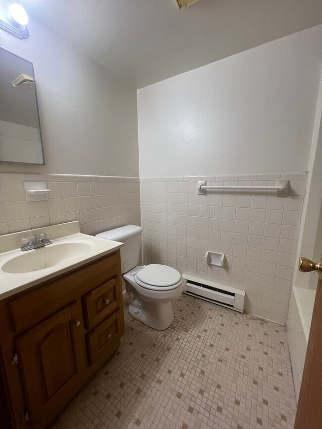 Building Photo - Maury811