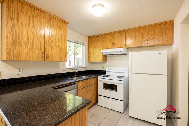 Building Photo - 5147 NE Killingsworth St