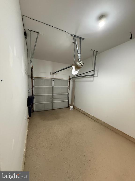 Building Photo - 122 Providence Ln