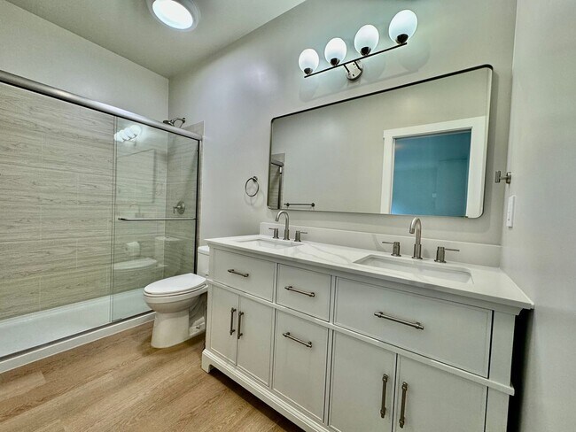 Building Photo - Seward Park fully renovated 4 bedroom, 3 b...