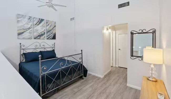 Building Photo - 12500 Melville Dr