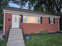 Building Photo - 2305 Oxon Run Dr