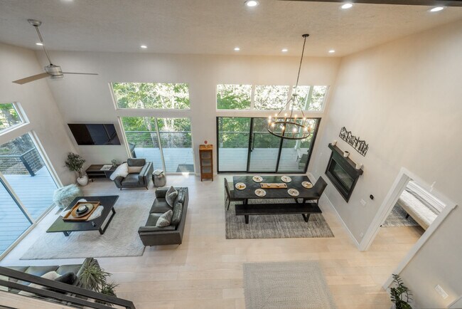 Building Photo - 255 Matterhorn Dr