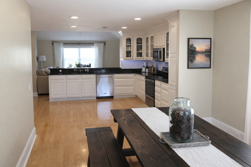 Building Photo - 2198 Balclutha Ln