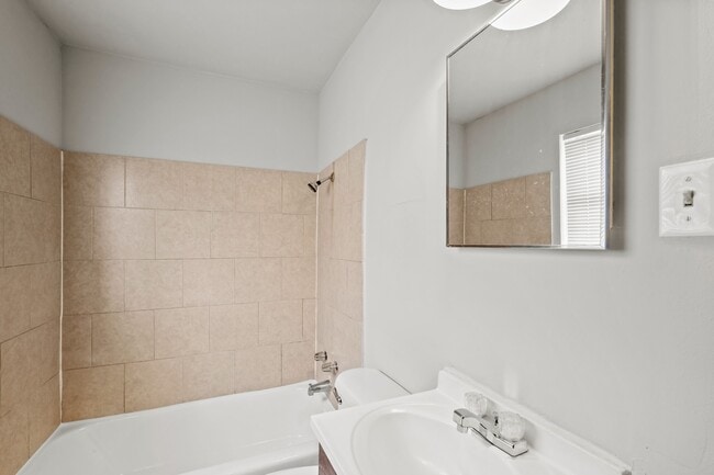 Building Photo - 8118 Panay Dr