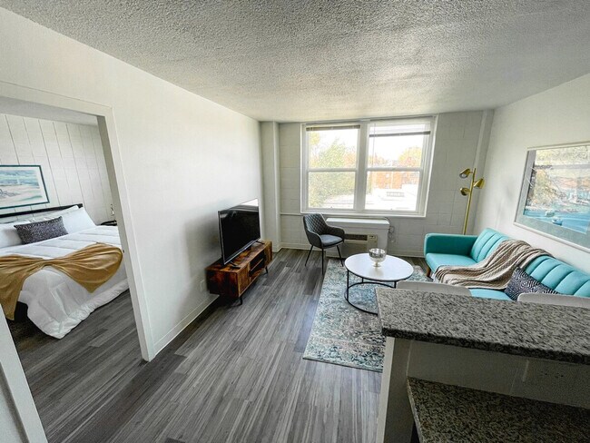 Building Photo - 2515 Burnet Ave