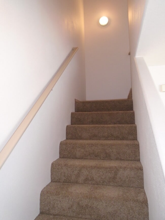 Building Photo - 170 N 7th St